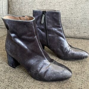 J Crew Women’s Hadley Gray Velvet Booties Size 10